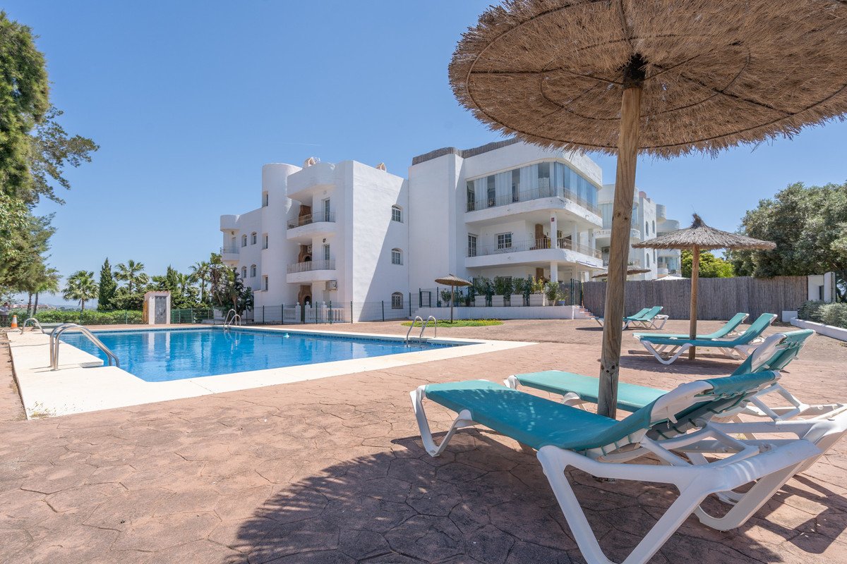 Apartment complex with pool in a Costa del Sol residential area