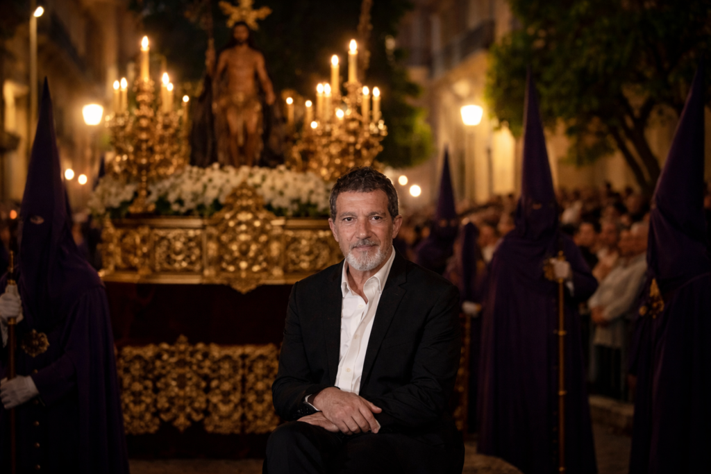 Semana Santa procession with Banderas